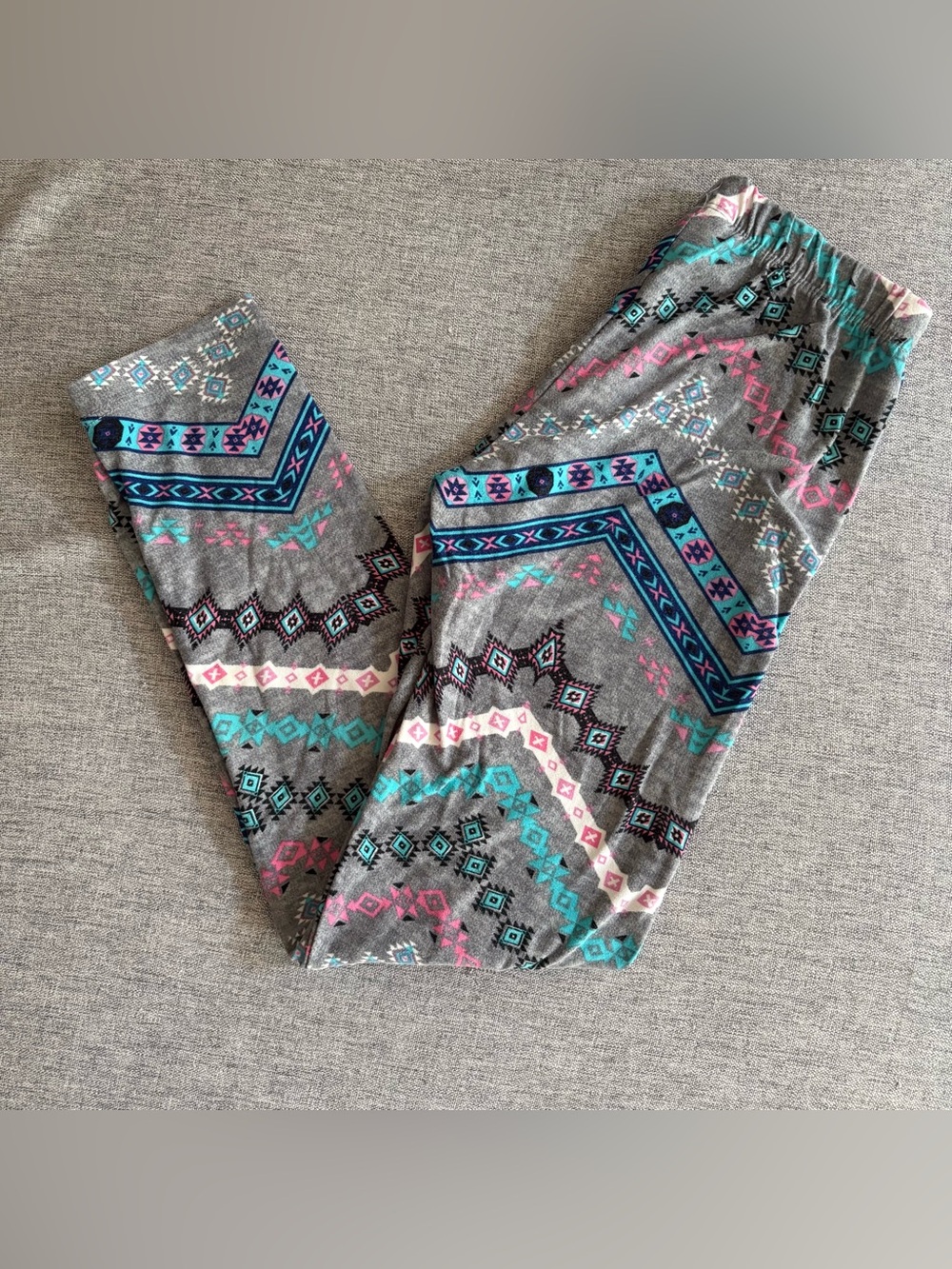 Bobbie Brooks Gray Aztec Print Leggings with Teal & Pink Accents - 6/6x